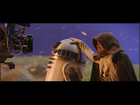 The Last Jedi: Mark Hamill Breaks Down After the Burning of the Jedi Temple 1
